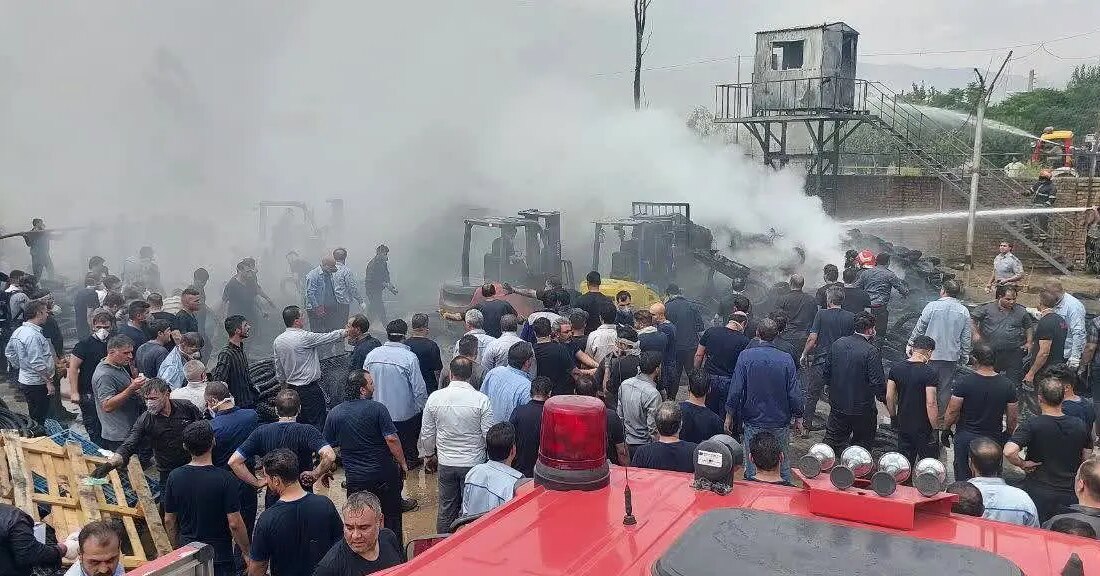مصدومیت ۵۰ کارگر در حادثه آتش سوزی لاستیک‌سازی «ایران یاسا »