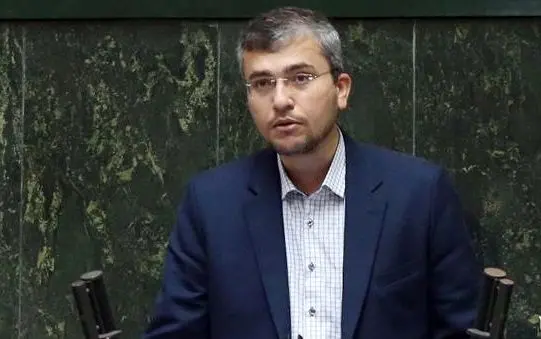 هزاران نفر منتظر اجرای مصوبه ساماندهی کارکنان دولت هستند/ چرا آقایان معطل میکنند؟