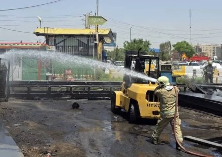 مصدومیت ۳ کارگر جوشکار در آتش‌سوزی بازار آهن تهران