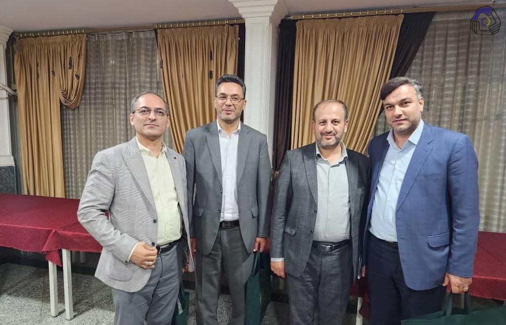 حضور نماینده کارکنان تابع قانون کار شرکت در نشست صمیمی با وزیر کار 