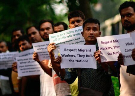 اعتراض کارگران بنگلادشی به سوءاستفاده سیستماتیک شرکت‌های مالزیایی