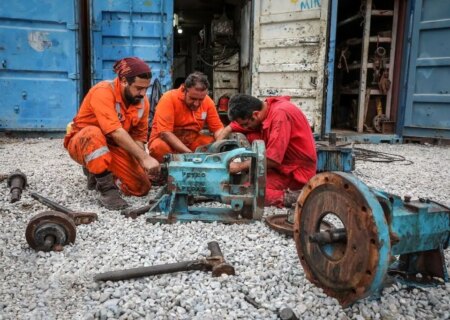 سالهاست در انتظار تبدیل وضعیت هستیم