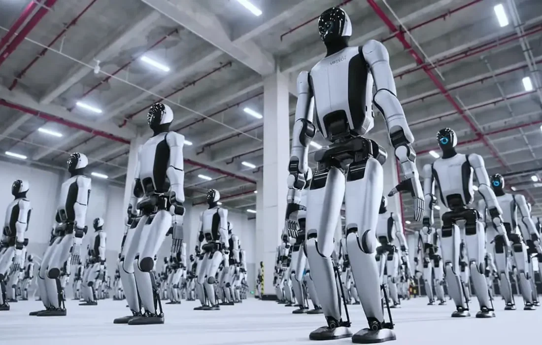 چین اولین ارتش ربات‌های انسان‌نما را به کارخانه‌ها فرستاد + فیلم